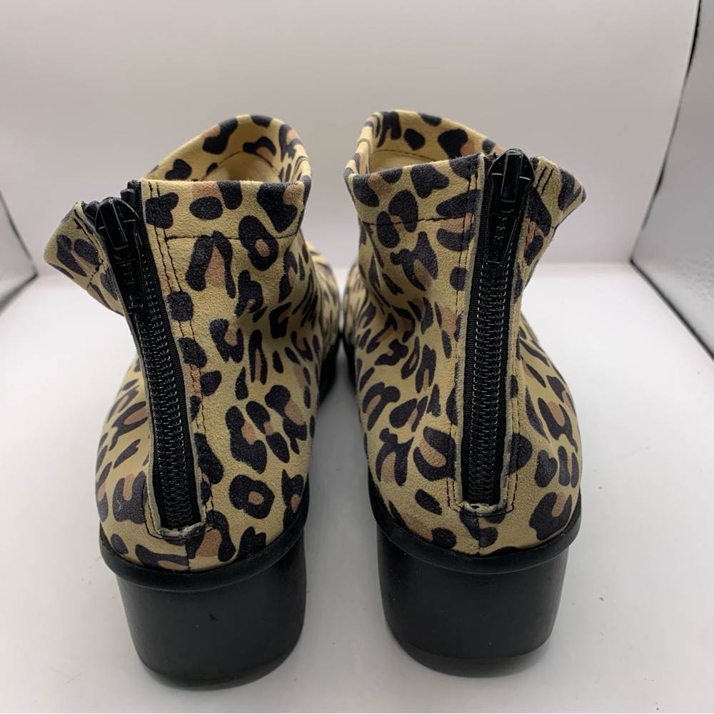 L'Amour Des Pieds Womens Ankle Booties Round Toe Back Zip Leather Cheetah 7 F17 - Picture 9 of 10